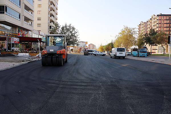 Erbakan Caddesi’ne Sıcak Asfalt