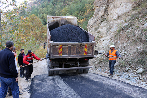 Mahallelerin Sorunları Çözülüyor Mahallelerin Sorunları Çözülüyor