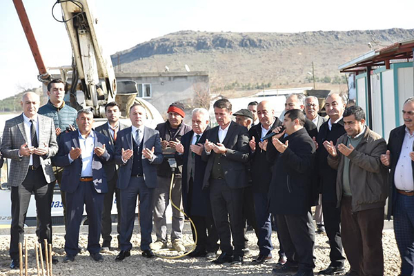 Kadıoğlu Çiftliği Mahallesinde Taziye Evinin Temeli Atıldı