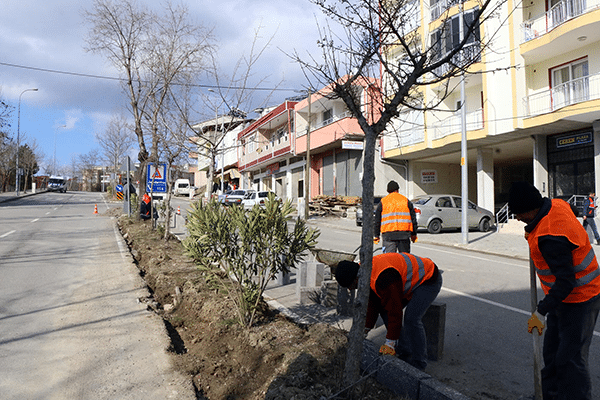 Kadirli Caddesi’nde Refüj Yenileme