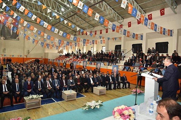 AK PARTİ GÖKSUN İLÇE BAŞKANI MUSTAFA AKGÜL GÜVEN TAZELEDİ