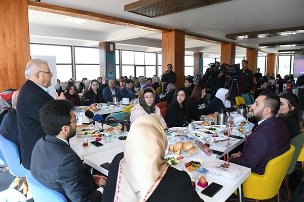 Başkan Mahçiçek, Kadınlar Günü’nde Şehit Aileleriyle Buluştu