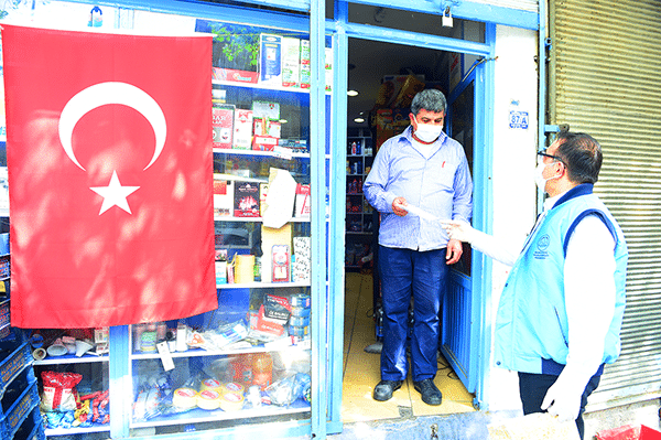 Dulkadiroğlu Belediyesi Esnafa Maske Desteği Verdi