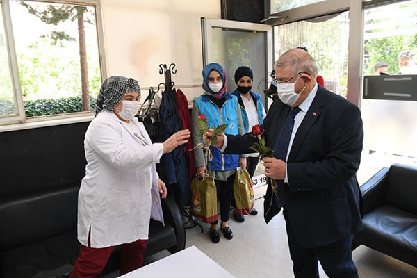 Berber ve Kuaförler, Onikişubat Belediyesi Tarafından Dezenfekte Edildi