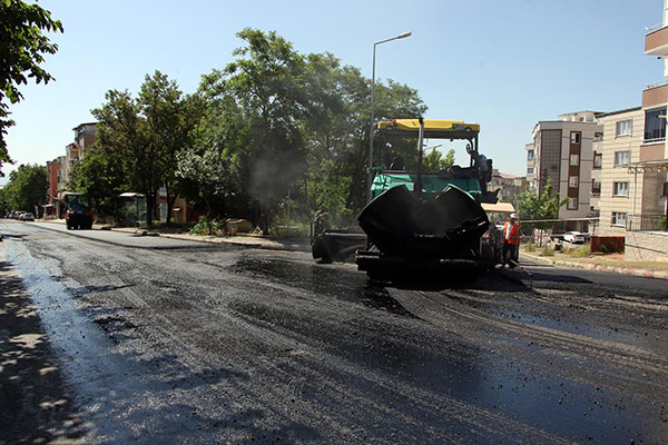 Kemal Önyurt Caddesi Asfaltlanıyor