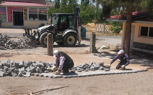 Büyükşehir’den parke çalışması