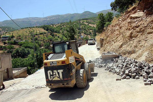 Dedeler Mahallesine kilit parke döşeniyor