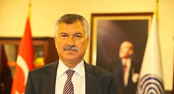 Adana Büyükşehir Belediye Başkanı Zeydan Karalar'ın makam odasına haciz geldi