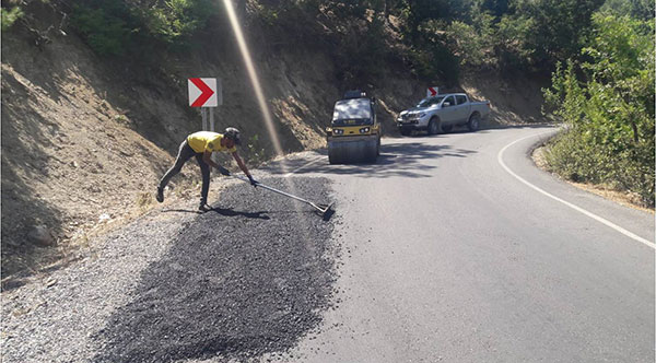 Karasu Grup Yolunda Asfalt Yama Çalışması