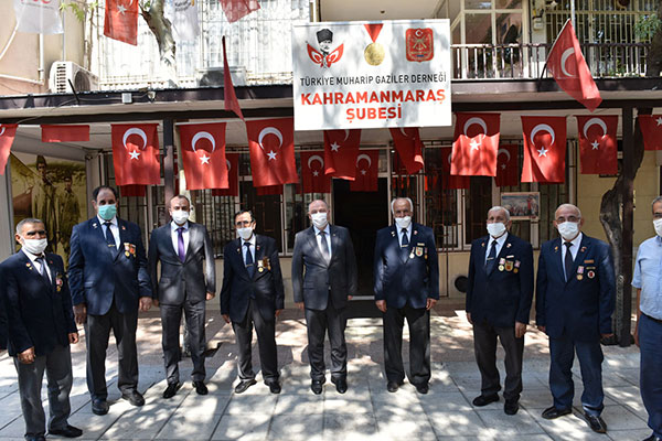 VALİ COŞKUN TÜRKİYE MUHARİP GAZİLER DERNEĞİ KAHRAMANMARAŞ ŞUBESİ’Nİ ZİYARET ETTİ