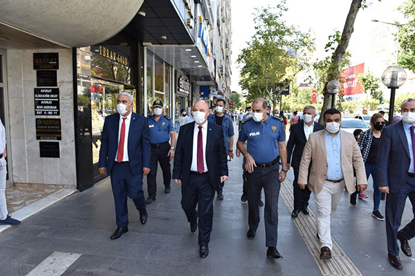 Vali Çoşkun Halkı Maske, Sosyal Mesafeye Uyulması Konusunda Uyardı