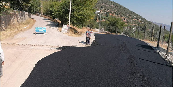 Yeşilyurt Mahallesine Sıcak Asfalt Serim Çalışması