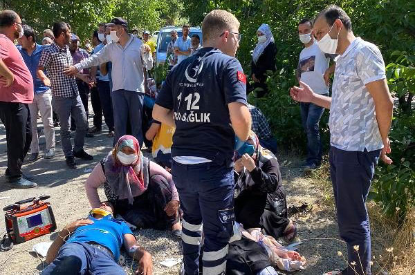 Kontrolden çıkan otomobilin takla