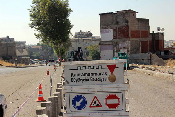 Şekerli Caddesi’nde Refüj Çalışması