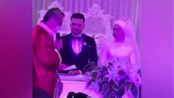 Kahramanmaraş’ta nikah töreni sırasında damadın arkadaşları, Müslüm Gürses’in seslendirdiği ‘Son