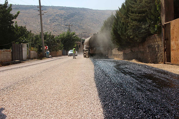 Evri Mahallesi Yollarına Sathi Kaplama Yapılıyor