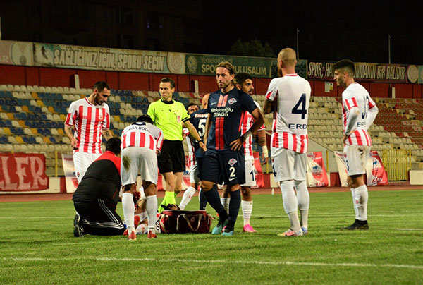 Kahramanmarasspor Sahaya ‘Sahipsiz Takim Yazan Siyah Tisortle Cikti 21