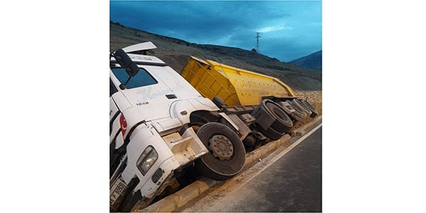 Kahramanmaraş’ta kontrolden çıkan kamyonun