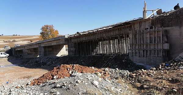 Pazarcık Geçgeç Çayı Köprüsünde Çalışmalar Tamamlanıyor