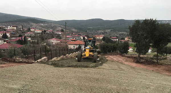 Dulkadiroğlu Belediyesi Yeni İmar Alanlarında Yol Açma Çalışmalarını Sürdürüyor Dulkadiroğlu Belediyesi Fen İşleri ekipleri, yeni imar alanlarında ve vatandaşın