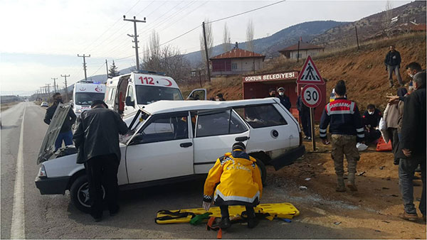 Kahramanmaraş’ta 2 otomobilin çarpışması