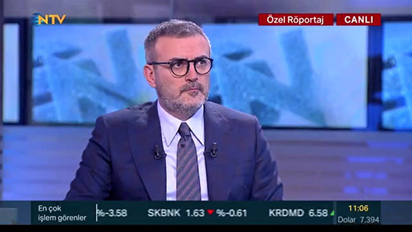 Mahir Ünal; Aşı, sosyal