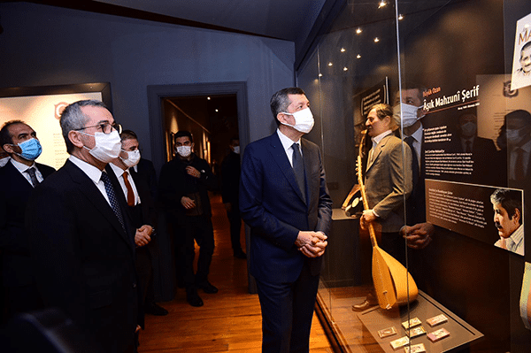 Kahramanmaraş Büyükşehir Belediyesi’ni ziyaret eden Milli Eğitim Bakanı Ziya Selçuk’a