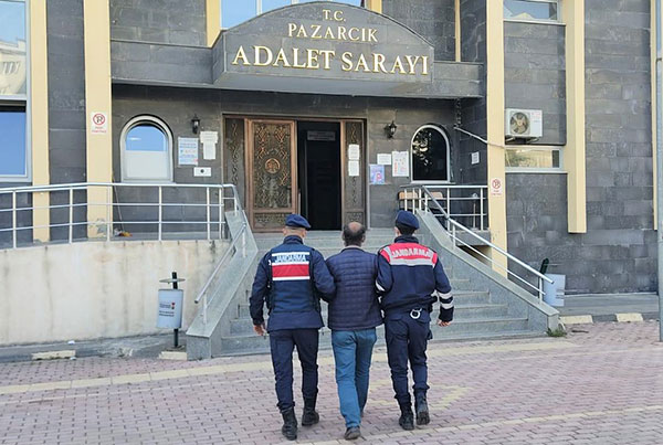 Kahramanmaraş’ın Pazarcık İlçesinde elektrik kablosu hırsızlığı yaptığı iddiasıyla gözaltına alınan