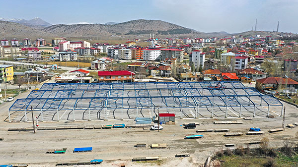 BOLGENIN EN BUYUK KAPALI SEMT PAZARI GOKSUNA YAPILIYOR21