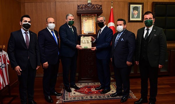 Başkan Güngör’e MÜSİAD’tan Ziyaret Kahramanmaraş Büyükşehir Belediye Başkanı Hayrettin Güngör, MÜSİAD Genel Başkanı ve