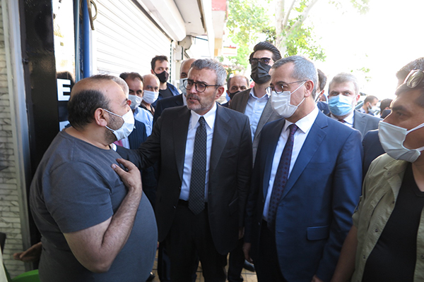 Adalet ve Kalkınma Partisi (AK Parti) Grup Başkanvekili Mahir Ünal,