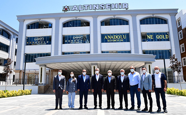 Dulkadiroğlu ilçesinde yer alan Kuyumcukent’te esnaf ve vatandaşları ziyaret eden