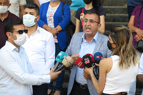 Kahramanmaraş’ta ‘Sarı Bina’nın yıkılmasına karşı çıktılar