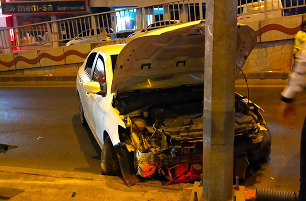 Onikişubat İlçesi Şekerdere Bulvarında meydana geldi. Sürücüsünün ismi öğrenilemeyen 46
