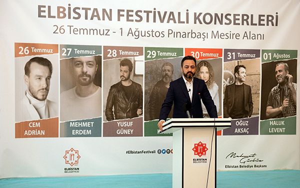 Kahramanmaraş’ın Elbistan ilçesinde, 7 ünlü sanatçının birer gün arayla sahne