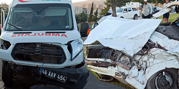 Kahramanmaraş’ta otomobil ile ambulansın