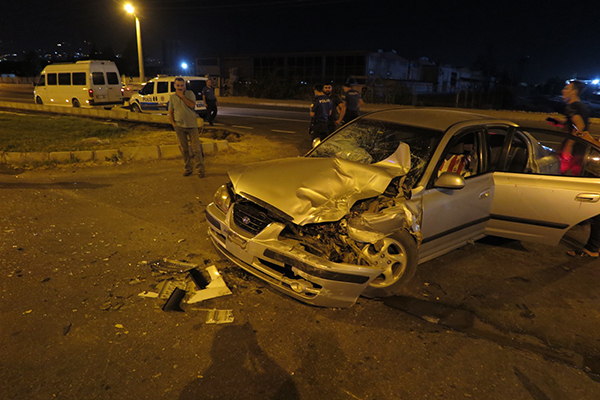 Kahramanmaraş’ta otomobil ile tır çarpıştı: 4 yaralı