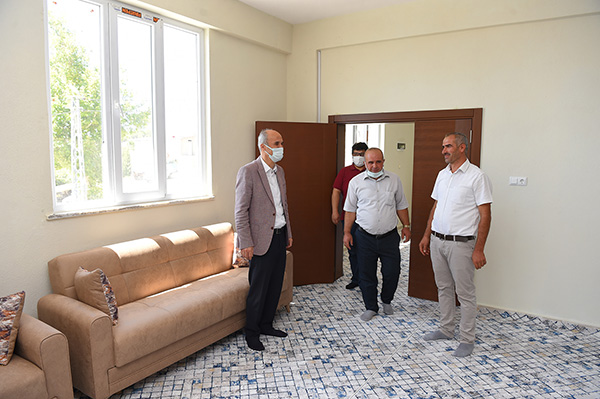 BULANIK SOSYAL TESİSİ HİZMETE HAZIR Dulkadiroğlu Belediye Başkanı Necati Okay, Bulanık mahallesini ziyaret ederek vatandaşlarla