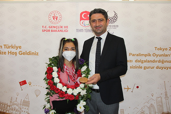 Sampiyon Sevilay Ozturk Evine Dondu1