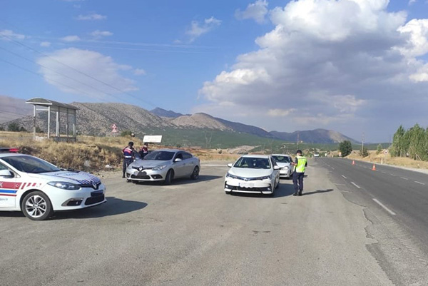 Kahramanmaraş’ta jandarma trafik timleri