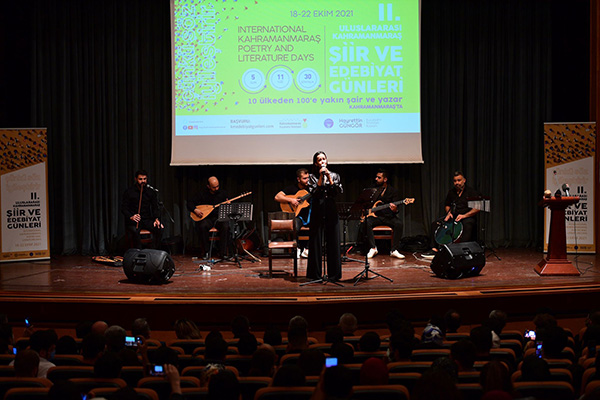 Asik Mahzuni Serif Ses Yarismasi Finalinde Alkis Tufani1