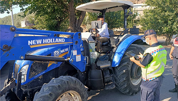 Kahramanmaraş’ta jandarma trafik timleri,