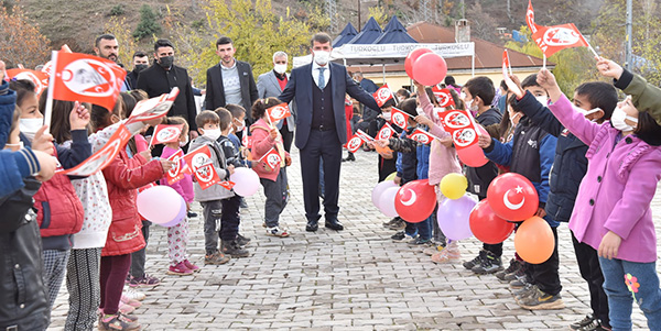 Başkan Okumuş; 180 Öğrenciye Giyim Yardımında Bulundu