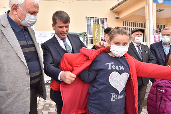 Başkan Okumuş; 180 Öğrenciye Giyim Yardımında Bulundu