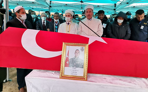 Kuzey Irak’ın Hakurk bölgesinde bölücü terör örgütüyle girdiği çatışmada şehit