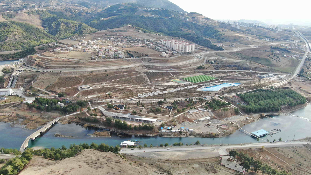 Şehirde sona gelen dev yatırımları inceleyen Büyükşehir Belediye Başkanı Hayrettin
