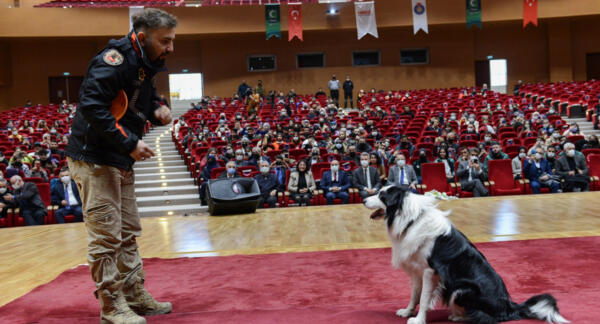 Kahramanmaraş’ta öğrencilerine uyuşturucu ile mücadele konferansı