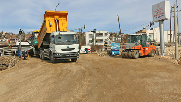 Pazarcık’ta Hastane Yolu Yenileniyor