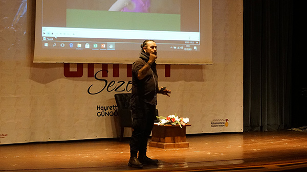 Büyükşehir Belediyesi Aralık Kültür Sanat Etkinlikleri’nde Dijital Ebeveynlik konusunu anlatan