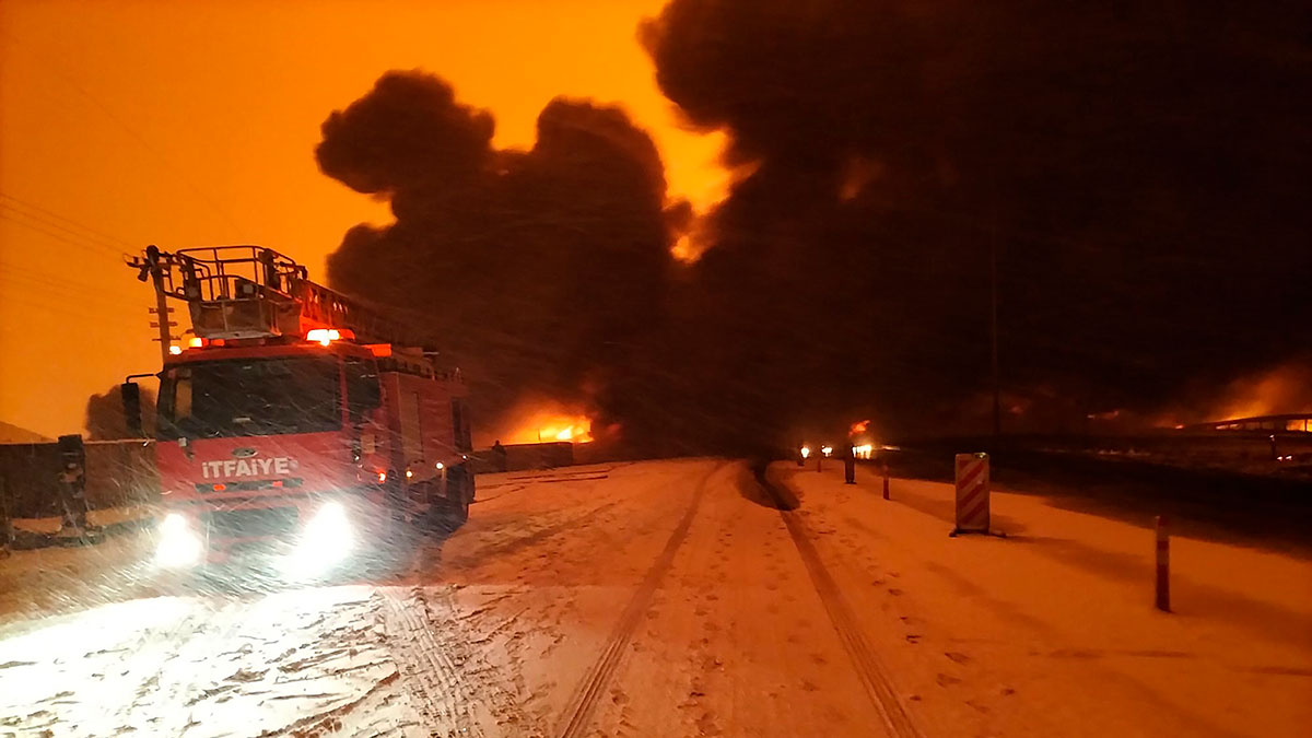Pazarcık’ın Narlı Mahallesi’nde Botaş petrol hattında yaşanan patlamanın ardından bölgeye
